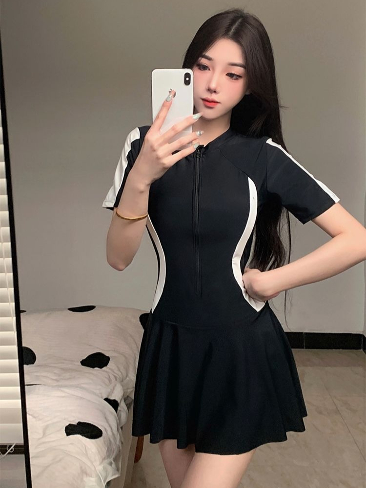 Nuevo Traje de Baño de Una Pie - Spa & Wellness Hotel Diamond Ustroń reseña y precio